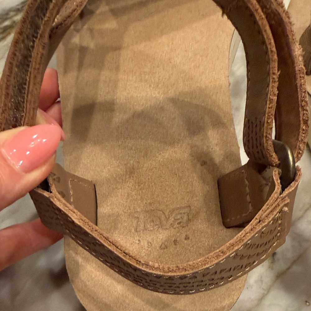 Teva Women’s Platform Sandals in Brown with Adjustable Ankle Strap Size 7 - Picture 3 of 5
